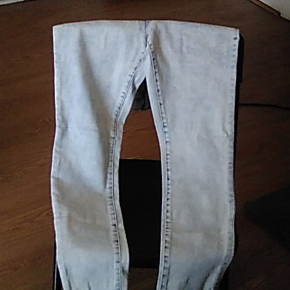 Jeans. Never worn but tag got torn off.